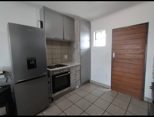 2 BEDROOM PROPERTY TO RENT IN MONAVONI